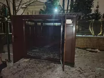 Люксовый хозблок для садовой техники и инвентаря в шоколадном цвете в дер. Славково, г.о. Истра, МО